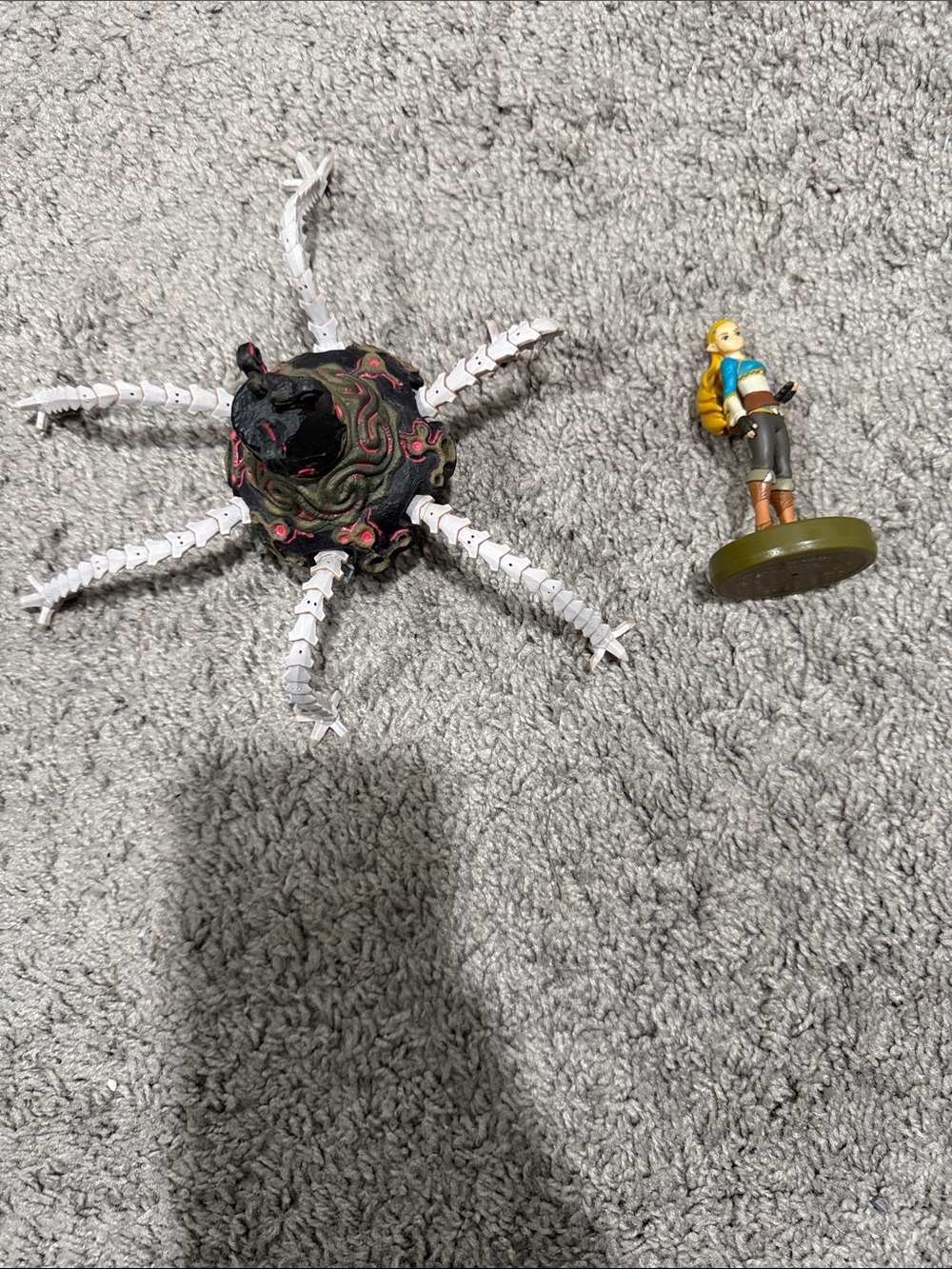 The Legend of Zelda Guardian and Zelda Amiibo